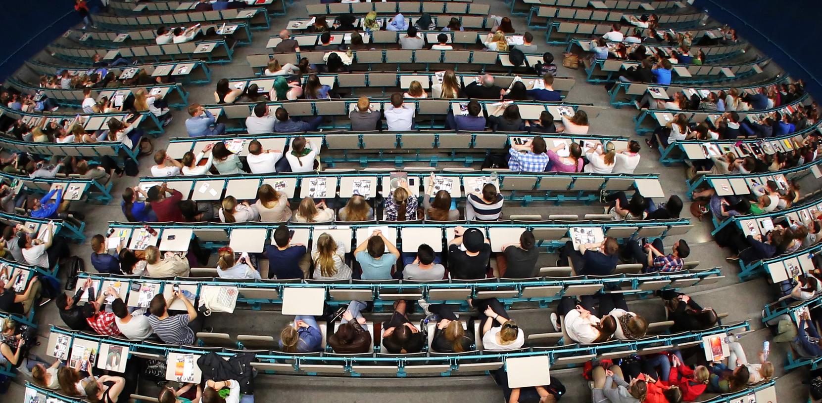 Die Zahl der Studierenden ohne Abitur steigt - besonders in Nürnberg.