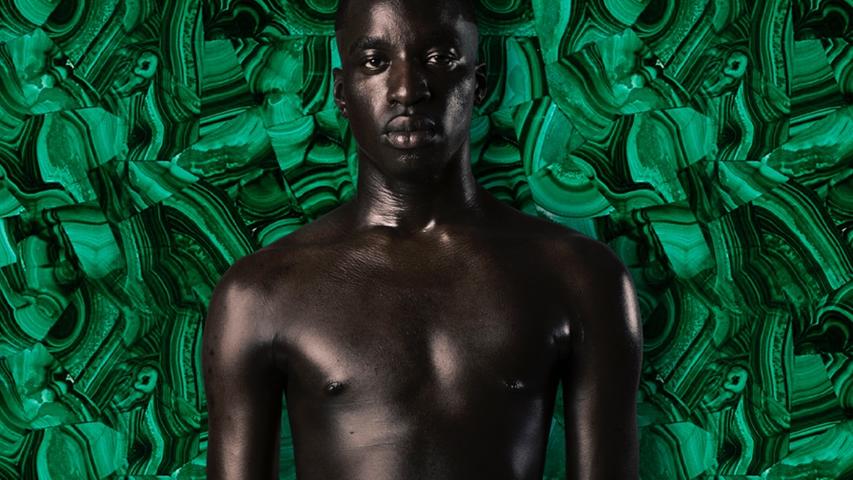 Mit "Petite Noir" wird's exotisch bei Nürnberg.Pop. Künstler Yannick Ilunga beschreibt seinen Stil selbst als "Noirwave", dabei geht es um afrikanische Ästhetik, klar und einfach. Lassen wir uns überraschen!