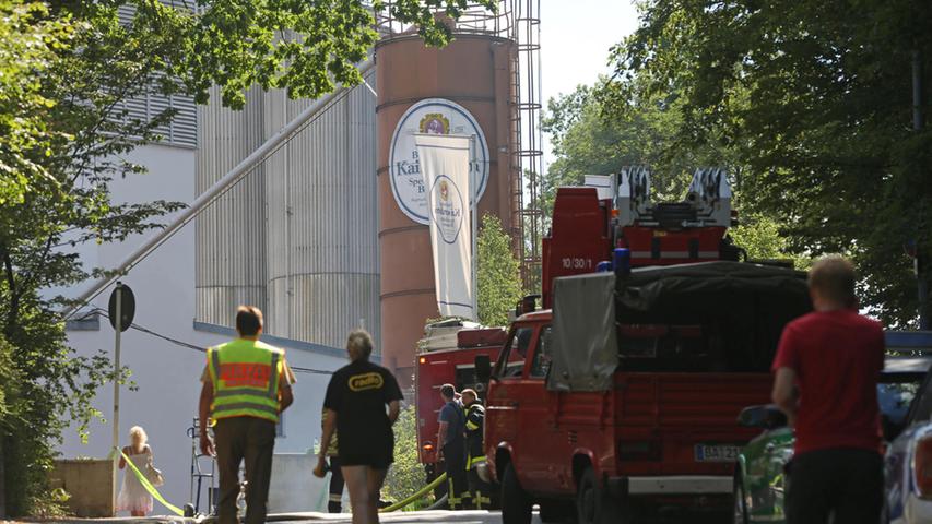 Großbrand in Brauerei in Bamberg: Schwarzer Rauch über der Stadt