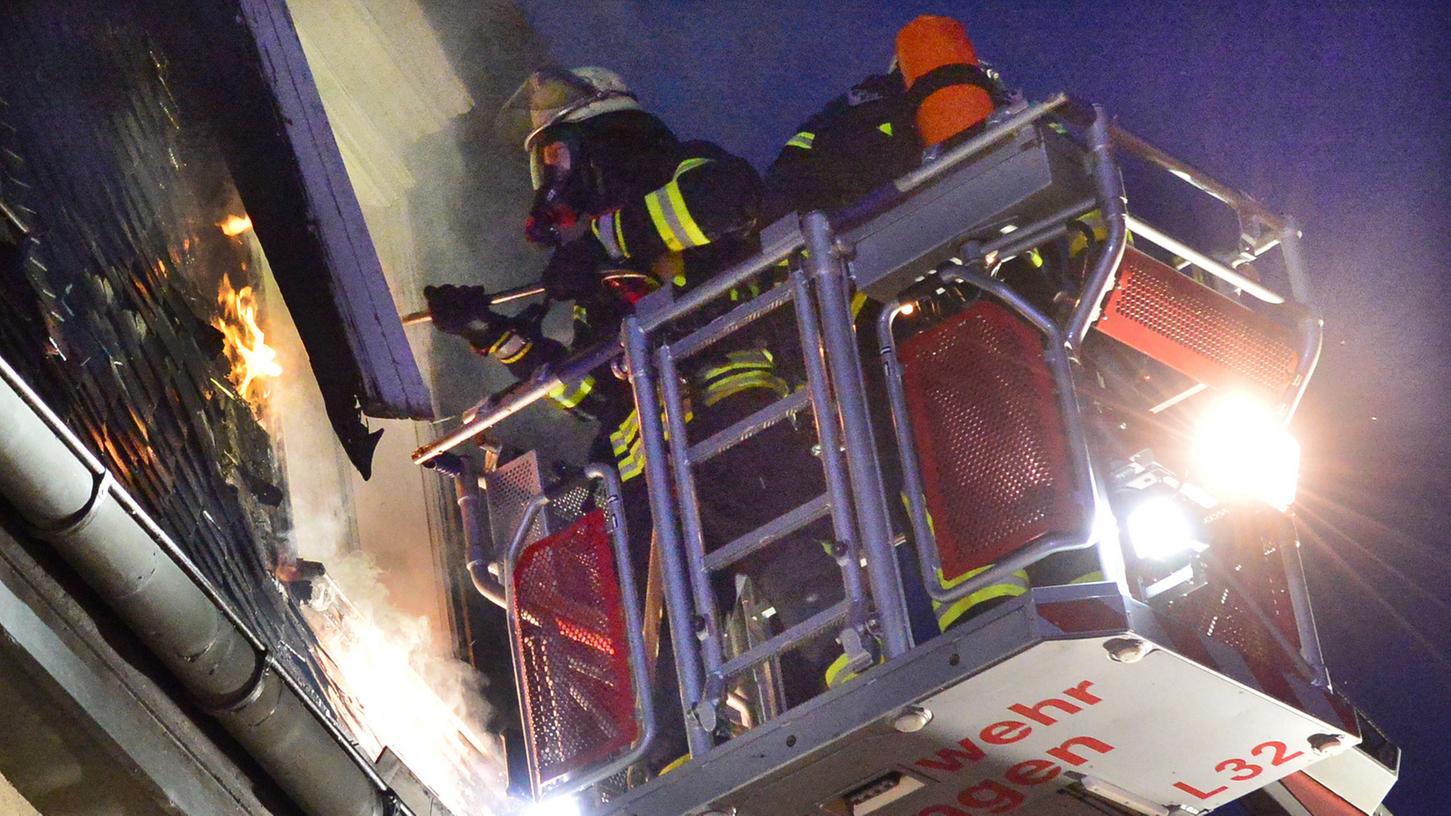 Die Feuerwehr war im Großeinsatz um den Brand zu löschen.