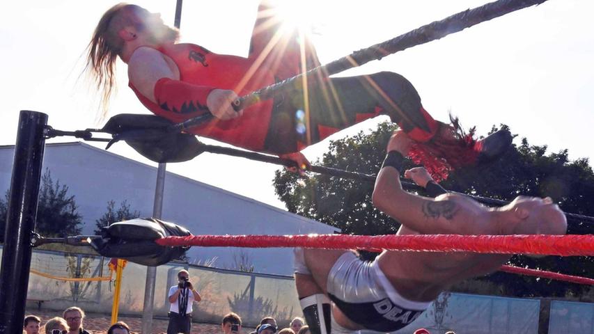 „Catch at the Beach“: Open-Air-Wrestling in Schwabach