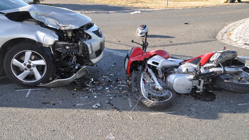 52-Jähriger stirbt bei Motorradunfall bei Adelsdorf