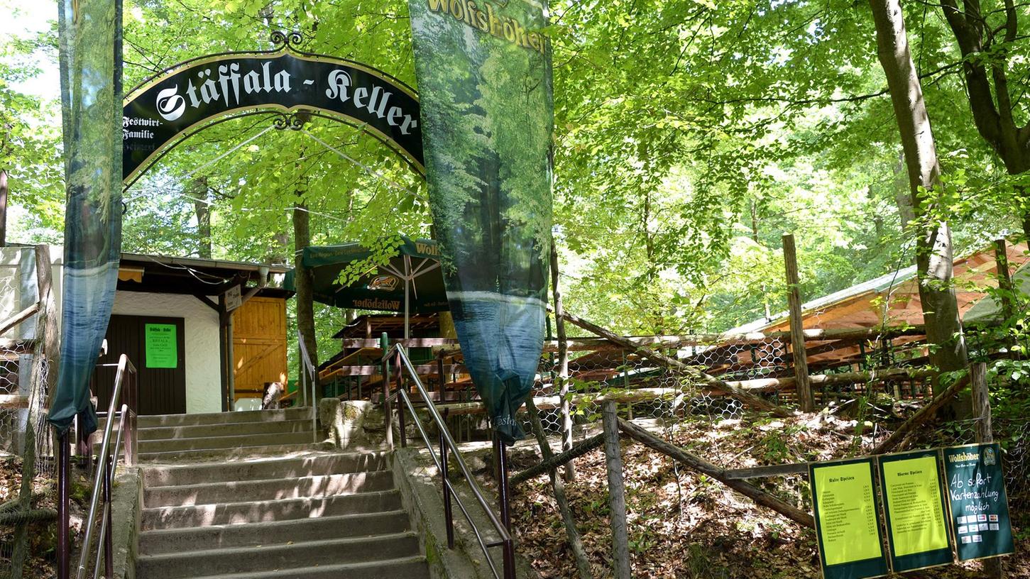 Nochmal durchschnaufen vor der Party: Der Stäffala-Keller wird noch etwas "aufgehübscht", und am Freitag kann es losgehen. Nochmal durchschnaufen vor der Party: Der Stäffala-Keller wird noch etwas "aufgehübscht", und am Freitag kann es losgehen.
