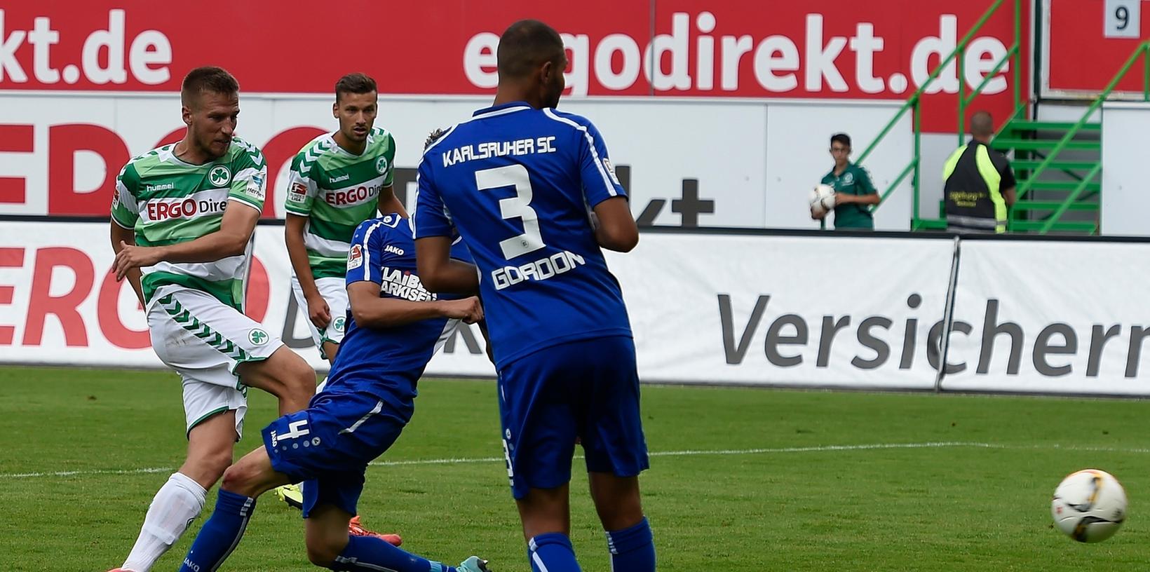 Schuss ins Glück: Zum Saisonstart sicherte Marco Stiepermann dem Kleeblatt den Sieg gegen Karlsruhe.