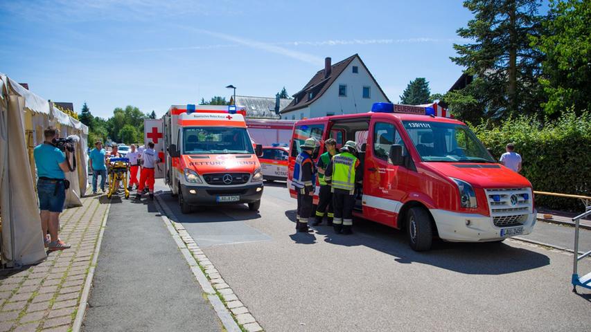 Tragisches Unglück: Kärwa-Baum in Moosbach erschlägt Frau