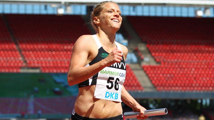 Auch für Verena Sailer vom MTG Mannheim läuft's. Im Kurzsprint schon ganz vorne überzeugt die 29-Jährige auch in der Staffel - und holt mit ihren Mitstreiterinnen den Titel über 4x100 Meter.