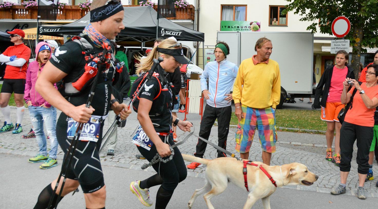 Louis lief vorne weg: Katja Kern und Markus Sprengel machen nichts ohne ihren Hund.