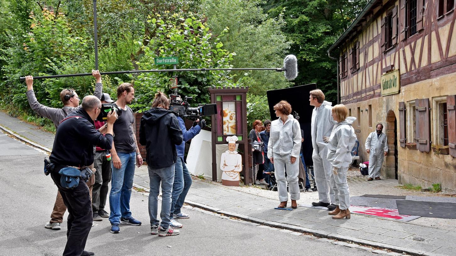 Die Dreharbeiten zum Tatort fanden vor einem Gasthaus statt.