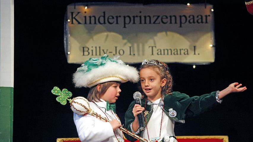 Prinzessin Tamara I und Prinz Bily-Jo I bei der Inthronisation.