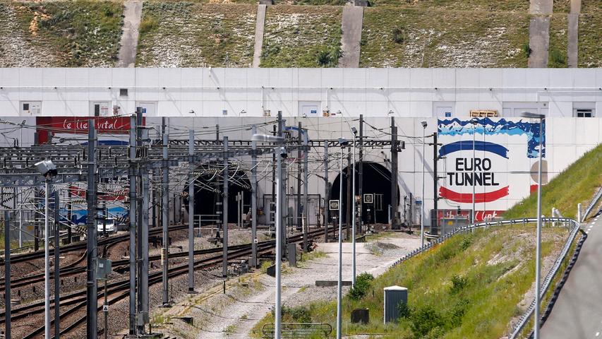 Bei Fluchtversuch Migrant Stirbt In Eurotunnel Unter Armelkanal Panorama Nordbayern De