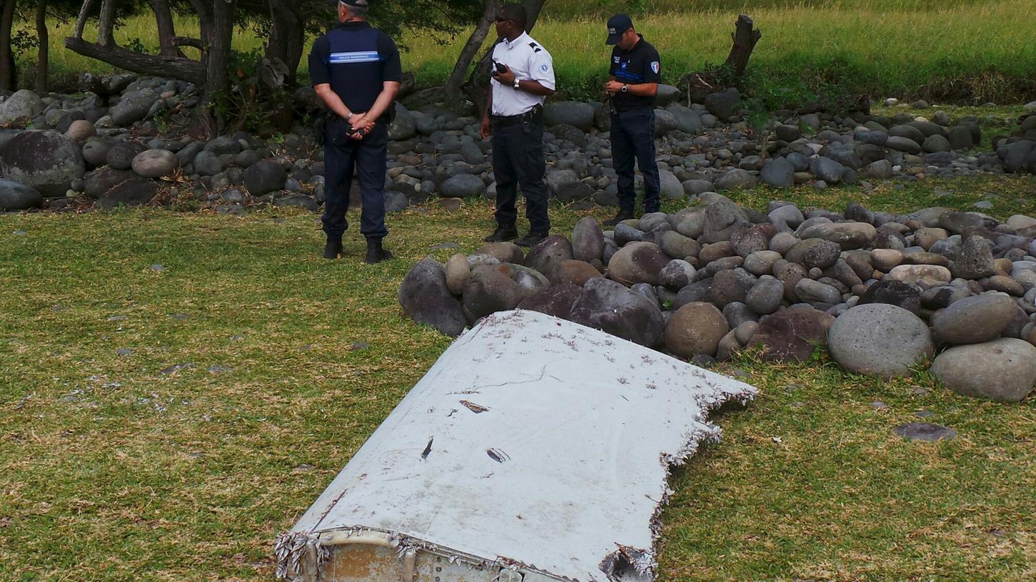 Auf der französischen Insel La Réunion im Indischen Ozean wird ein Teil eines Flugzeugs gefunden. Gehört es zum verschwundenen Flug MH370?