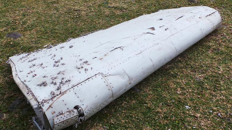 Das auf der Insel La Réunion gefundene Flugzeug-Wrackteil gehört offenbar tatsächlich zu einer  Boeing 777.