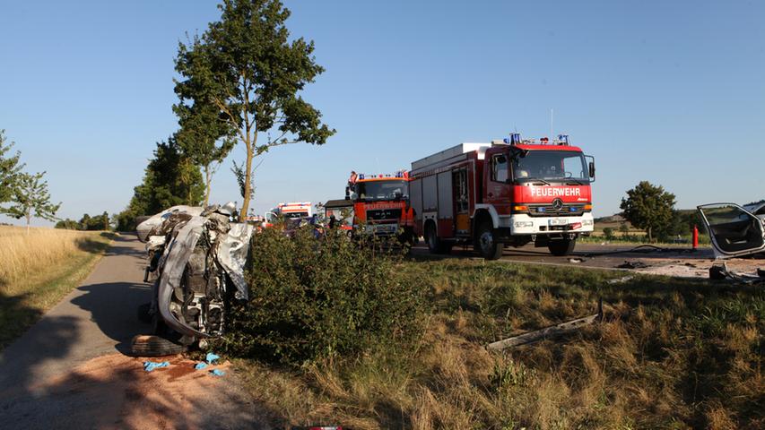 Nach Überholmanöver: Zwei Tote auf der B13 bei Ansbach
