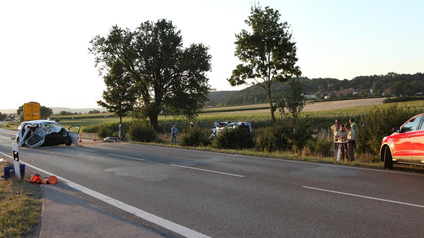 Nach Überholmanöver: Zwei Tote auf der B13 bei Ansbach