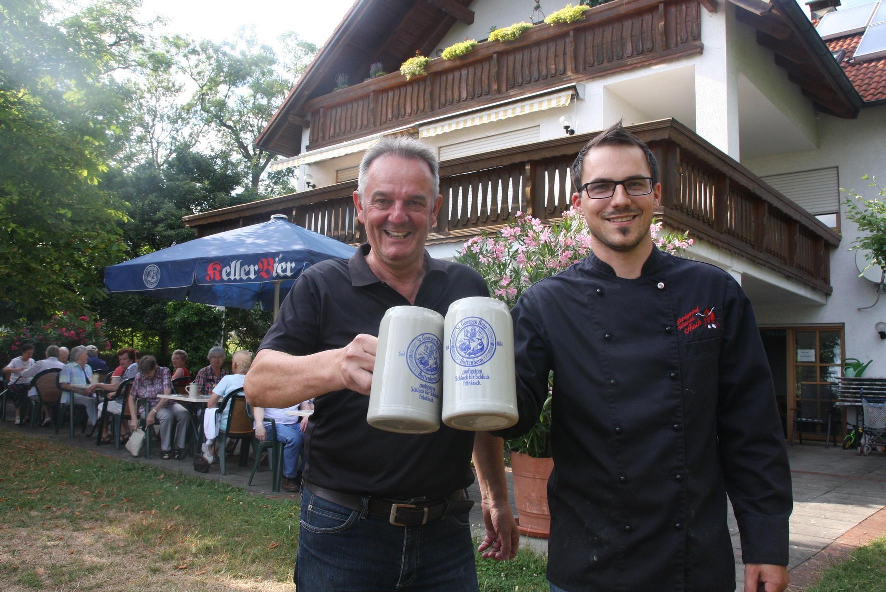 Auf dem Scharolds Keller genießt man nicht nur das süffige Bier, sondern auch einen tollen Blick auf das Aischtal. www.landgasthof-scharold.de