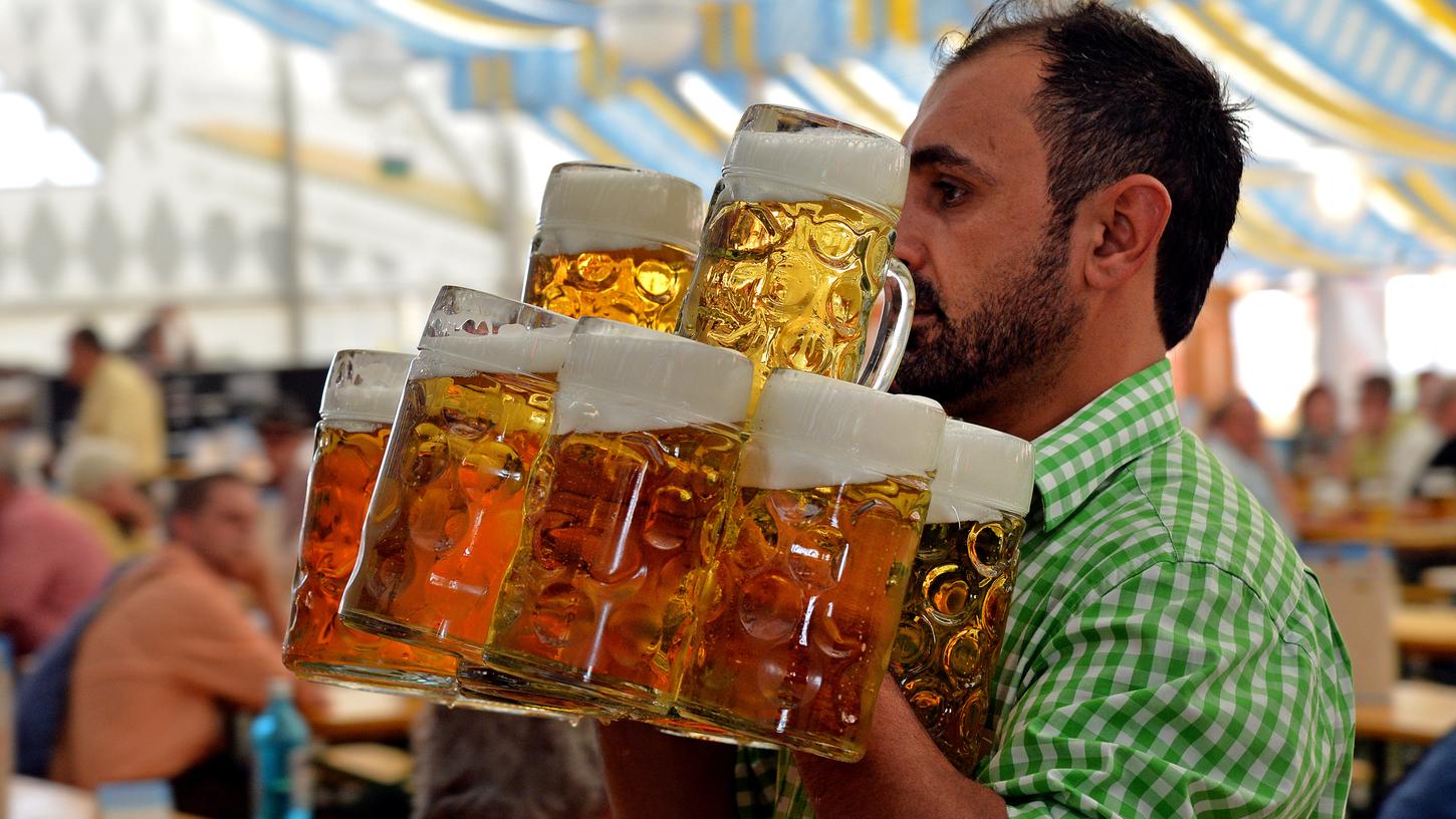 Prost für 8,80 Euro: Bierpreise beim Volksfest bleiben stabil