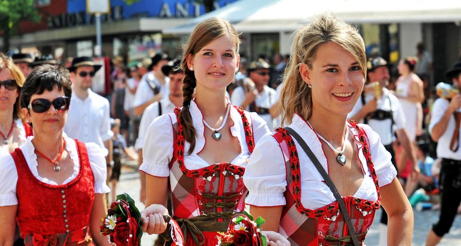 "Neumarkt, da leb i gern": Der Festumzug beim Jura-Volksfest 2015