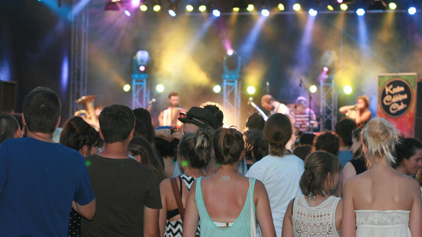 Die Tickets für das Familien-Festival am Weinturmhügel werden knapp. Die Tickets für das Familien-Festival am Weinturmhügel werden knapp.