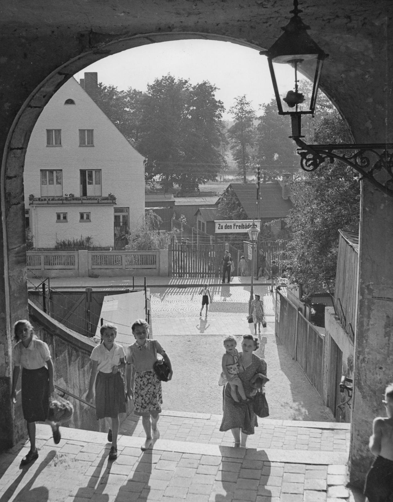 Der Mariensteig verband die Flussbäder mit der westlichen Innenstadt.