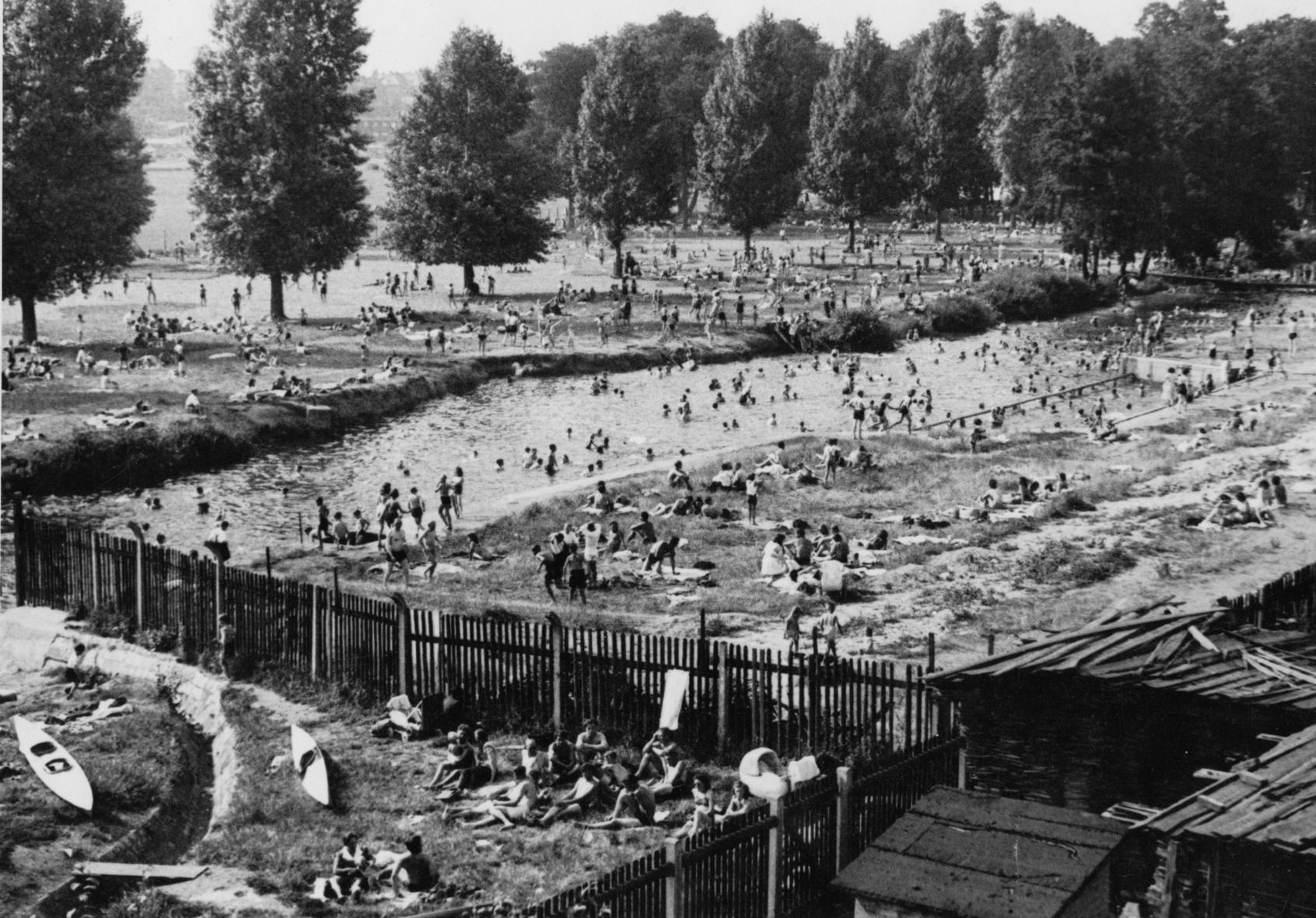 Hochbetrieb in den 50er Jahren. Blick in Richtung Scherbsgraben.