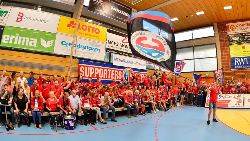 Ein Auswärtsspiel ist es eigentlich nur auf dem Papier. Die rund 200 mitgereisten Fans aus Franken machen im schwäbischen Breitengraden ordentlich Lärm.