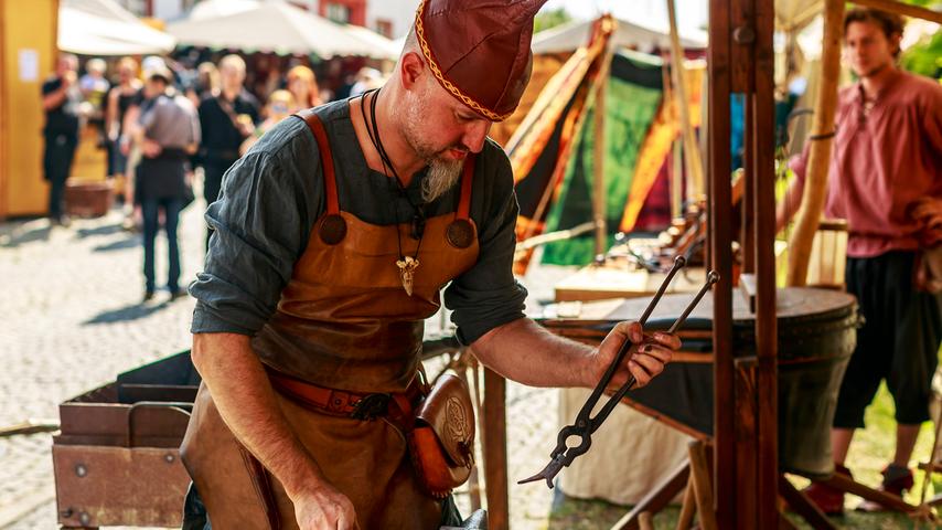 Mittelalterflair und düstere Sounds beim Schlosshof-Festival