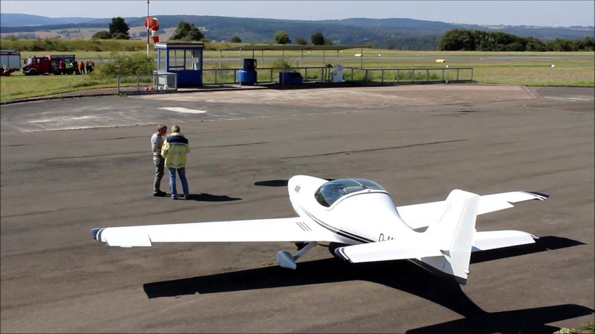 Ein Mann aus dem Gemeindebereich Freystadt ist beim Versuch, mit seinem Ultraleichtflugzeug vom Flugplatz Höxter-Holzminden zu starten, abgestürzt.