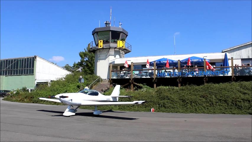 Am Flugplatz Höxter-Holzminden wurde der Flugbetrieb für die Dauer der Ermittlungen und der Bergung eingestellt.