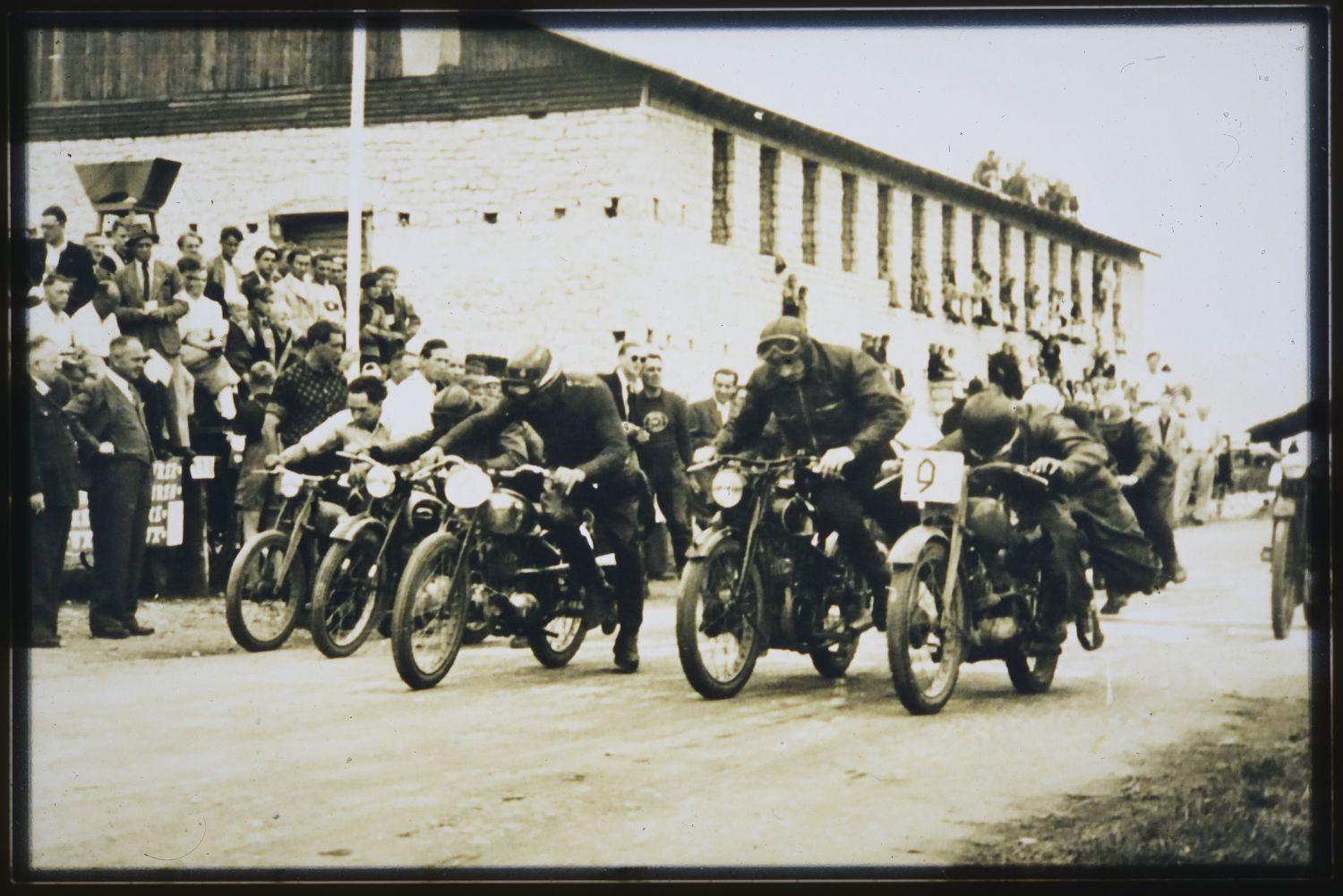 Start und Ziel waren beim Rennen 1950 am ehemaligen Sägewerk Schcmidt in der Nürnberger Straße.