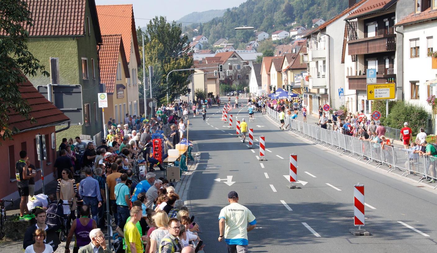 Bereits zum 16. Mal findet am Sonntag der Fränkische Schweiz-Marathon statt. Wie immer darf man sportlichen Höchstleistungen und jeder Menge Spaß auf autofreien Straßen gerechnet werden.