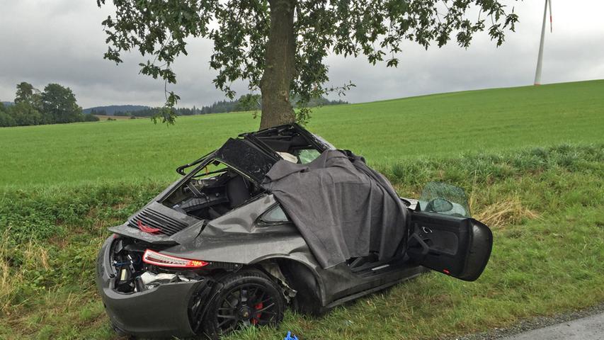 Martschorgast: Mann stirbt bei Unfall in Porsche