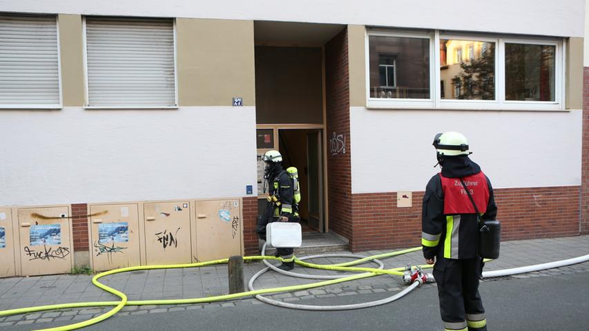 Fünf Verletzte und eine Tote: Wohnungsbrand in Gostenhof