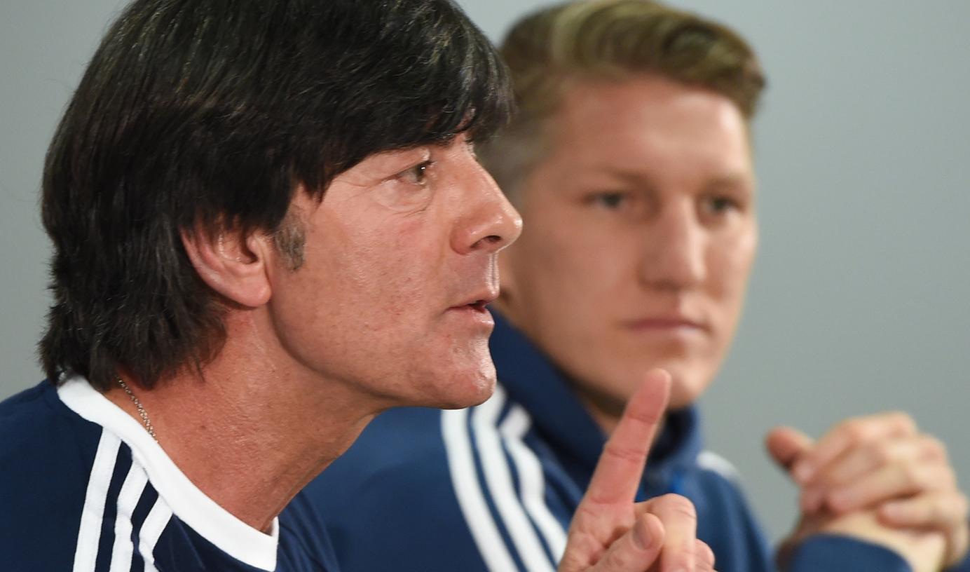 "Es ist völlig klar, dass es keine Selbstläufer werden", warnt Jogi Löw bei der DFB-Pressekonferenz in Frankfurt.