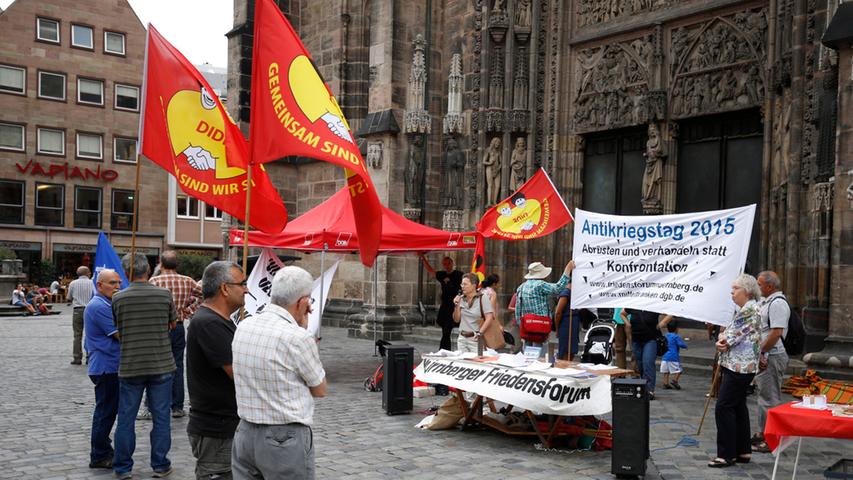 Antikriegstag: DGB und Friedensforum demonstrieren an der Lorenzkirche