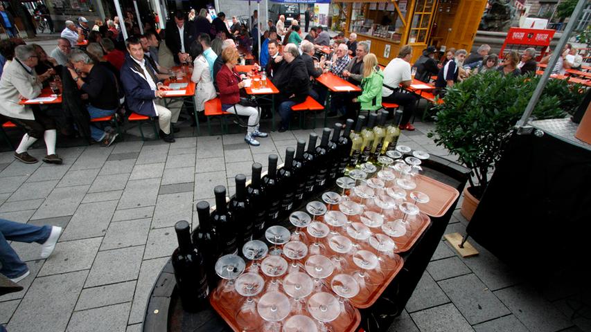 Weinfest und verkaufsoffener Sonntag am Aufseßplatz
