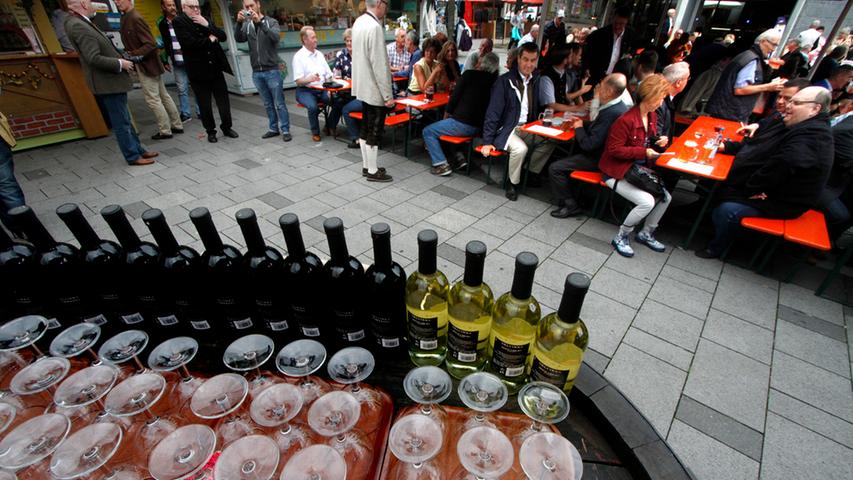 Weinfest und verkaufsoffener Sonntag am Aufseßplatz