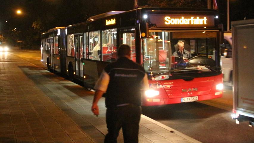 VAG-Bus statt Hotelbett: 60 Hotelgäste wegen Rauchentwicklung evakuiert