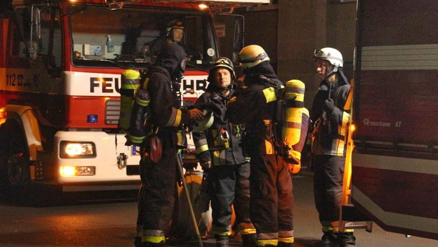 VAG-Bus statt Hotelbett: 60 Hotelgäste wegen Rauchentwicklung evakuiert