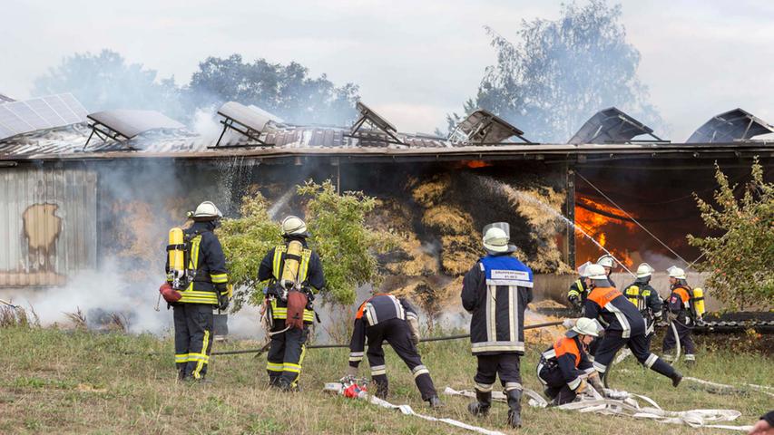 300.000 Euro Schaden: Großbrand zerstört Puschendorfer Scheune