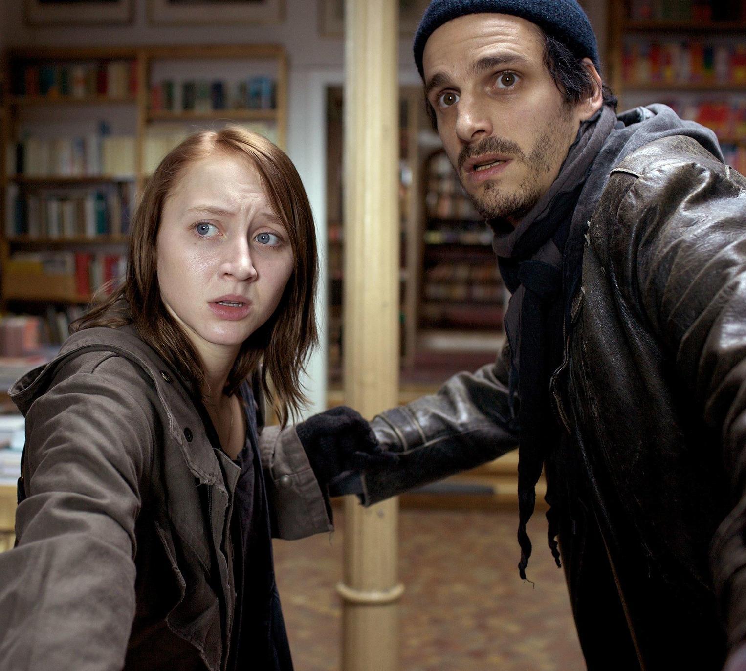 Die verwinkelte Bamberger Altstadt machte Regisseur Hans W. Geißendörfer 2009 zum Schauplatz seines Liebes- und Drogendramas In der Welt habt ihr Angst. Darin spielt Max von Thun einen heroinabhängigen jungen Musiker, in den sich die Studentin Eva (Anna Maria Mühe) unsterblich verliebt. Die Domstadt mit ihrem Mittelalter-Flair, dem Kopfsteinpflaster und den engen Gassen sei ein idealer Schauplatz für seine Geschichte – "weil man dort die Enge der Provinz sehr intensiv auf zweierlei Weise erleben kann – als Eingeschlossensein und als Behütetsein."