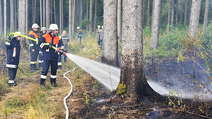 Bei Raitenbuch brannten 2000 Quadratmeter Wald