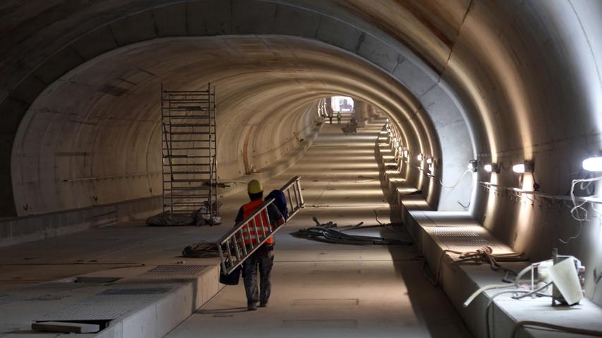 An der neuen Tunnel-Röhre der U3 wird fleißig gebaut