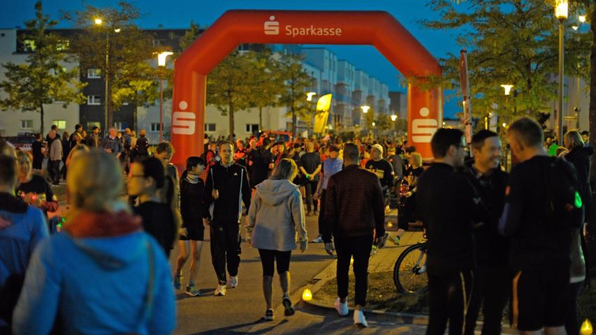 Rekord beim Erlanger Nachtlauf: 1100 Sportler im Röthelheimpark 
