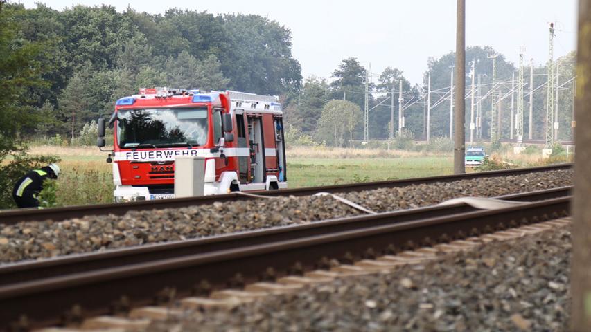 Mehrere Brandherde entlang der Bahnstrecke Fürth - Erlangen 