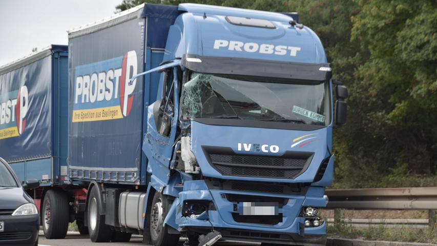 Auffahrunfall: Zwei Laster kollidierten am Nürnberger Hafen