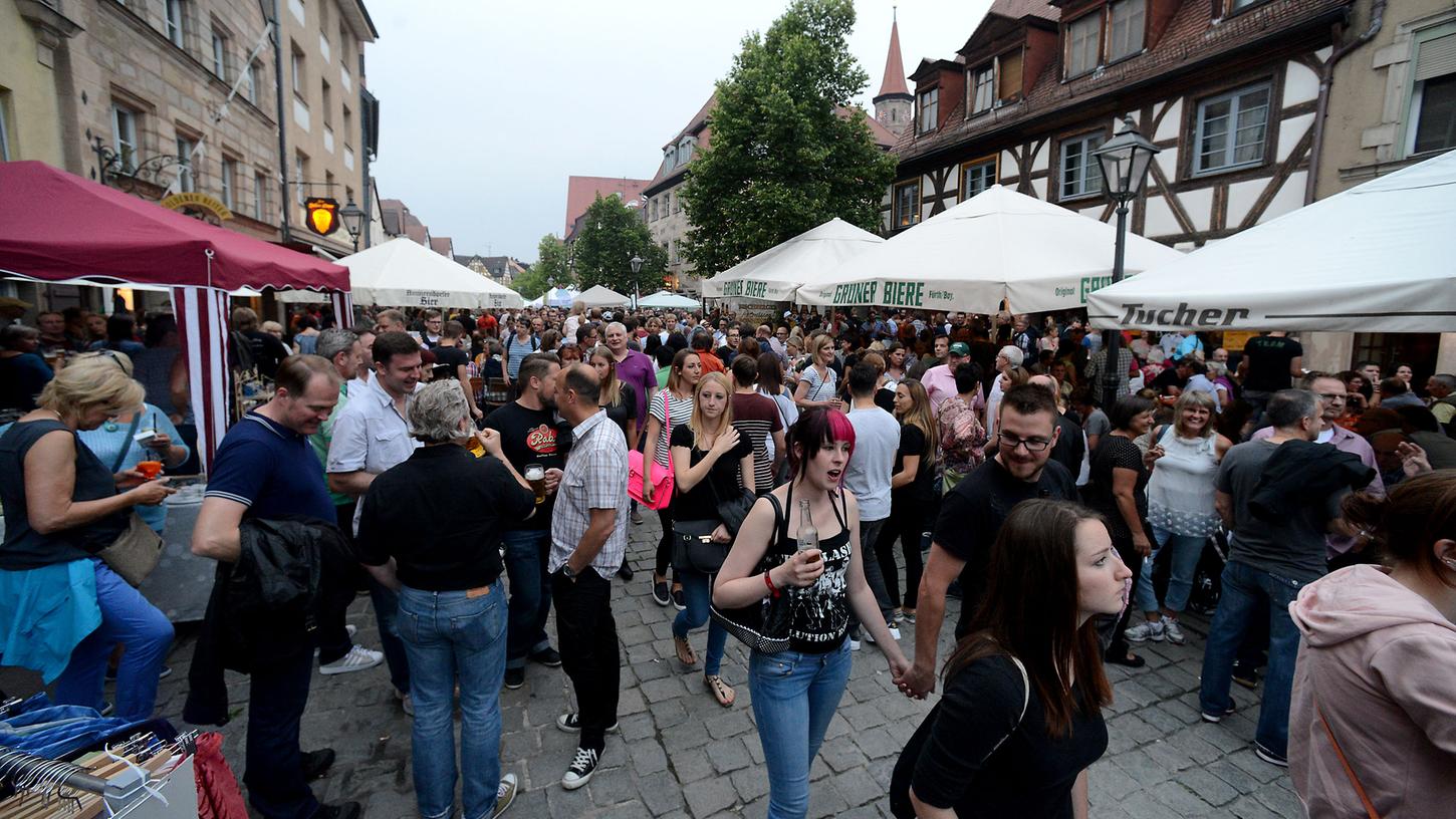 Das Verwaltungsgericht Ansbach hat erneut im Sinne der Kläger entschieden. Um 22 Uhr soll beim Grafflmarkt draußen Ruhe einkehren.