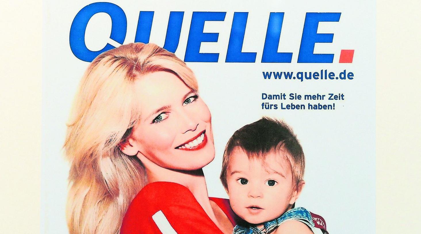 Auch Teil der Museumsschau: 2004 prangte sogar Supermodel Claudia Schiffer auf der Titelseite des Quelle-Katalogs.