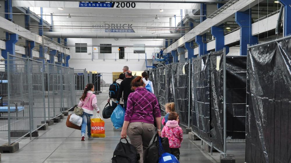 Die ersten 190 Flüchtlinge erreichen Schwaig Die ersten 190 Flüchtlinge erreichen Schwaig