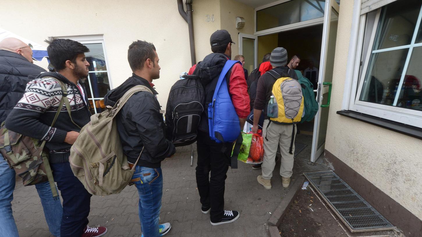 Die Zahlen der ankommenden Flüchtlinge im Landkreis Forchheim ist rückläufig: Dass überhaupt welche nach Hausen kommen, unwahrscheinlich. Dennoch gibt der Eigentümer an, er wolle eine Asylunterkunft anbieten.