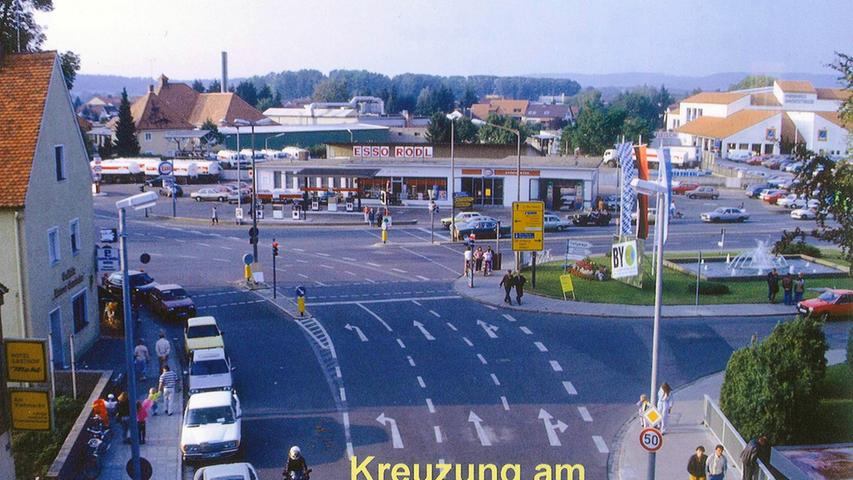 Bis in die 90er Jahre  befand sich dort ein Gewerbegebiet direkt vor der Stadt mit dem Sitz der Firma Esso Rödl, dem Schlachthof und dem städtischen Parkhaus Dammstraße.